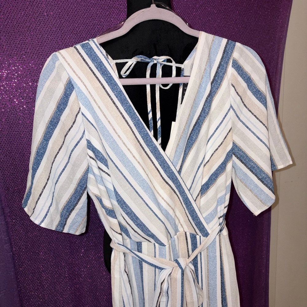 NWT Francesca’s Blue White Striped Wrap Jumpsuit XL Boutique - Picture 3 of 12